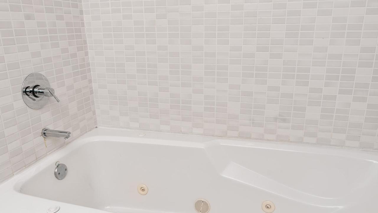 Modern Private Studio - King Bed, Jacuzzi, Balcony And Pool Aparthotel Μαϊάμι Εξωτερικό φωτογραφία