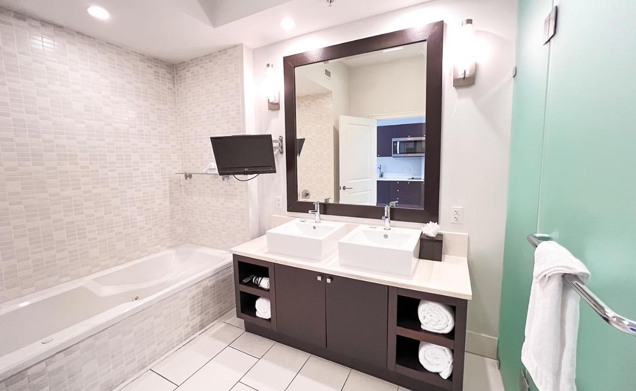 Modern Private Studio - King Bed, Jacuzzi, Balcony And Pool Aparthotel Μαϊάμι Εξωτερικό φωτογραφία